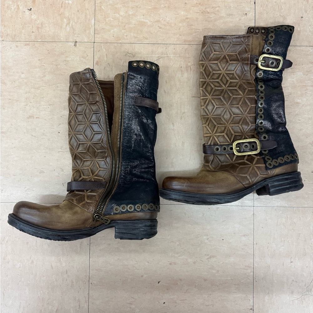 A.S.98 Two-Tone Leather Combat Boots - Picture 2 of 4